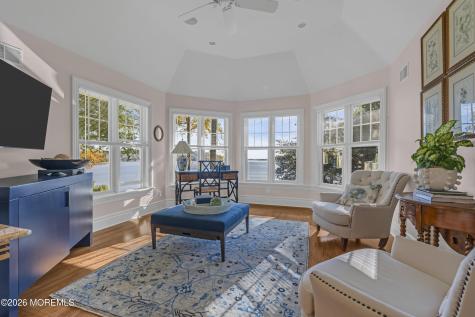 942 Navesink River Road Middletown NJ 07760