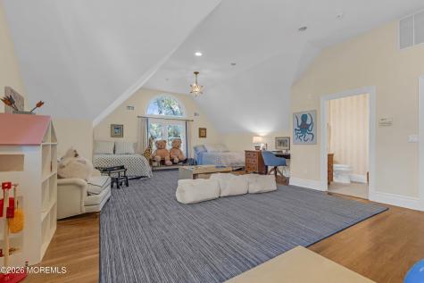942 Navesink River Road Middletown NJ 07760