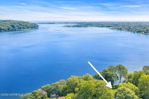 942 Navesink River Road Middletown NJ 07760