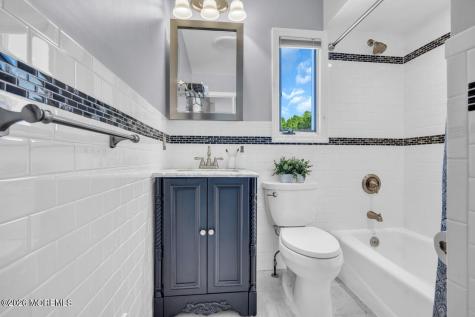 10 Collinson Drive Middletown NJ 07748