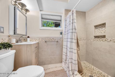 10 Collinson Drive Middletown NJ 07748