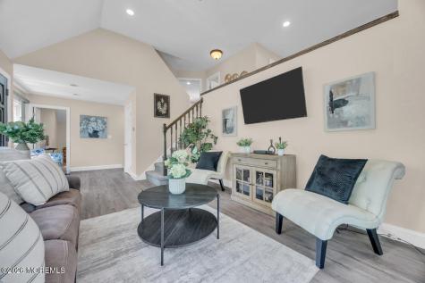10 Collinson Drive Middletown NJ 07748