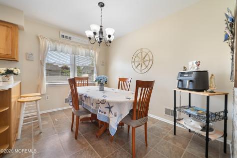 837 Cable Avenue Beachwood NJ 08722