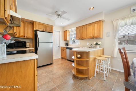 837 Cable Avenue Beachwood NJ 08722