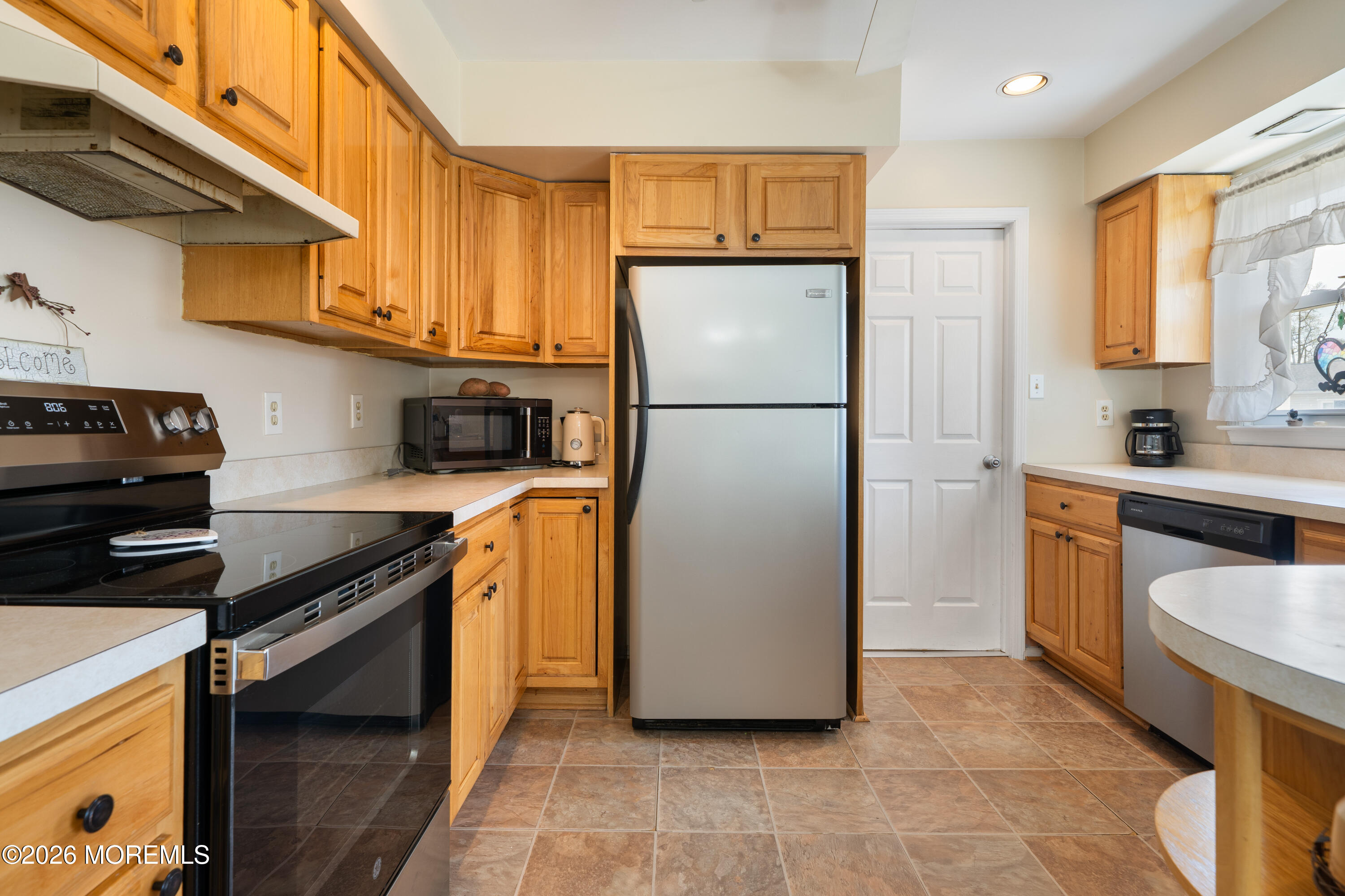 837 Cable Avenue Beachwood NJ 08722