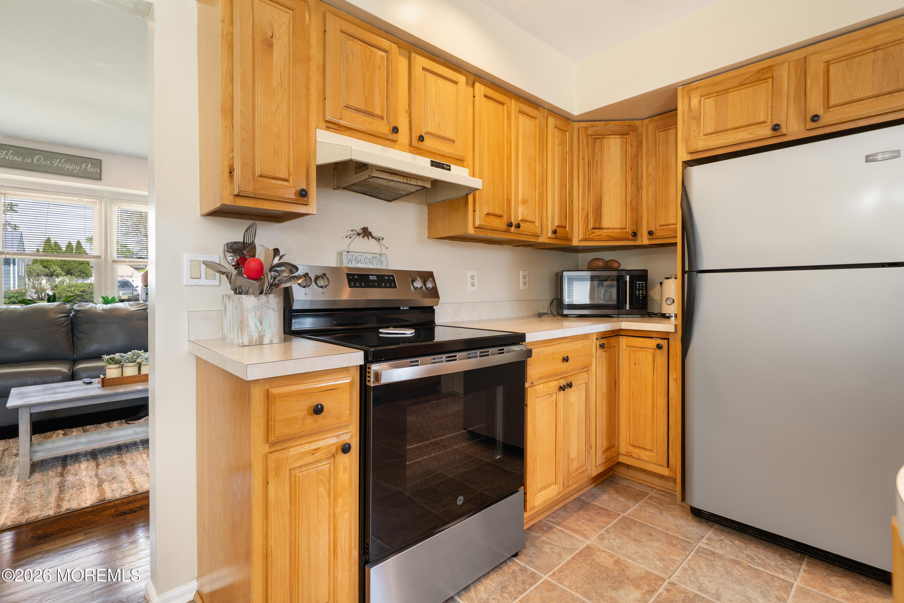 837 Cable Avenue Beachwood NJ 08722