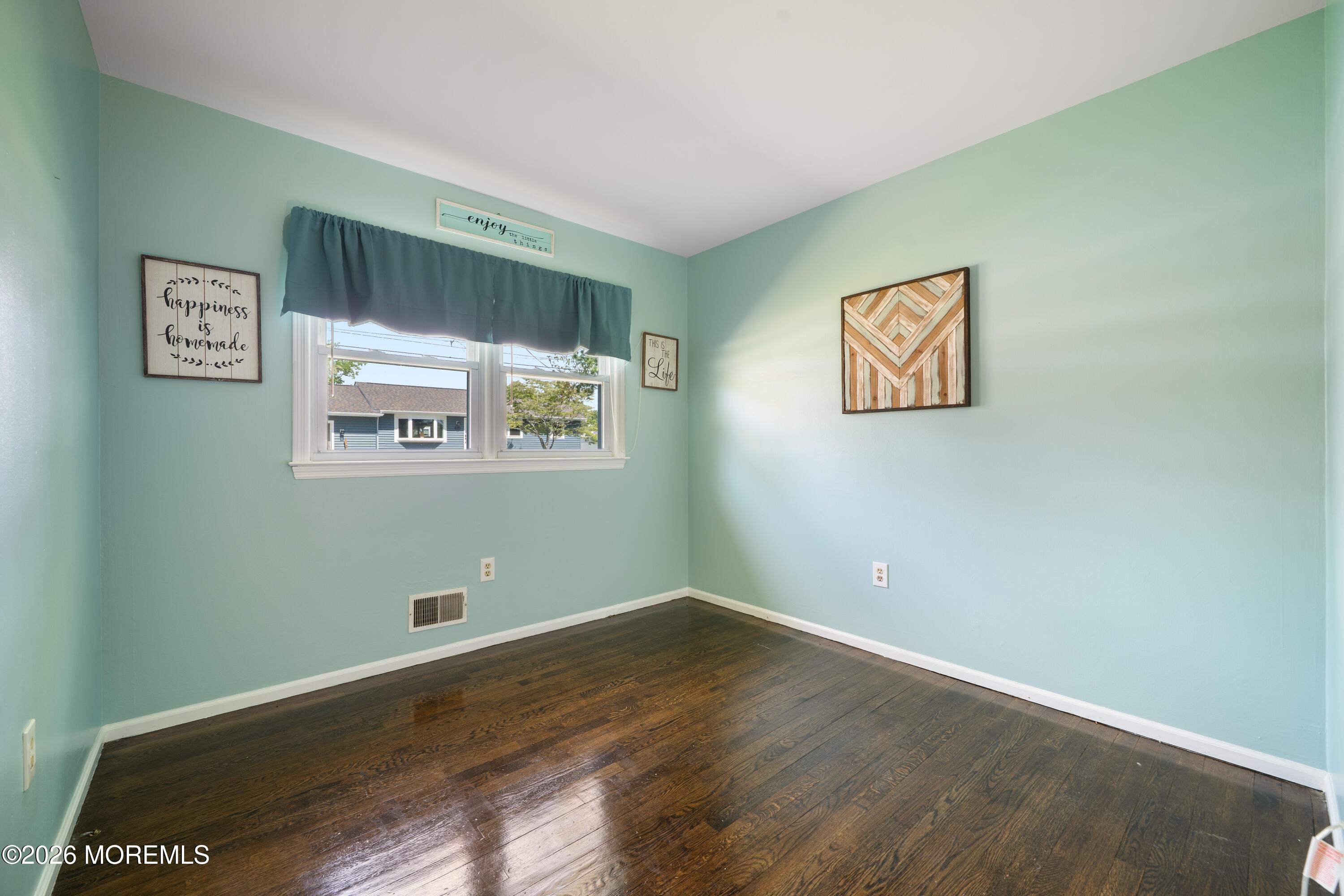 837 Cable Avenue Beachwood NJ 08722