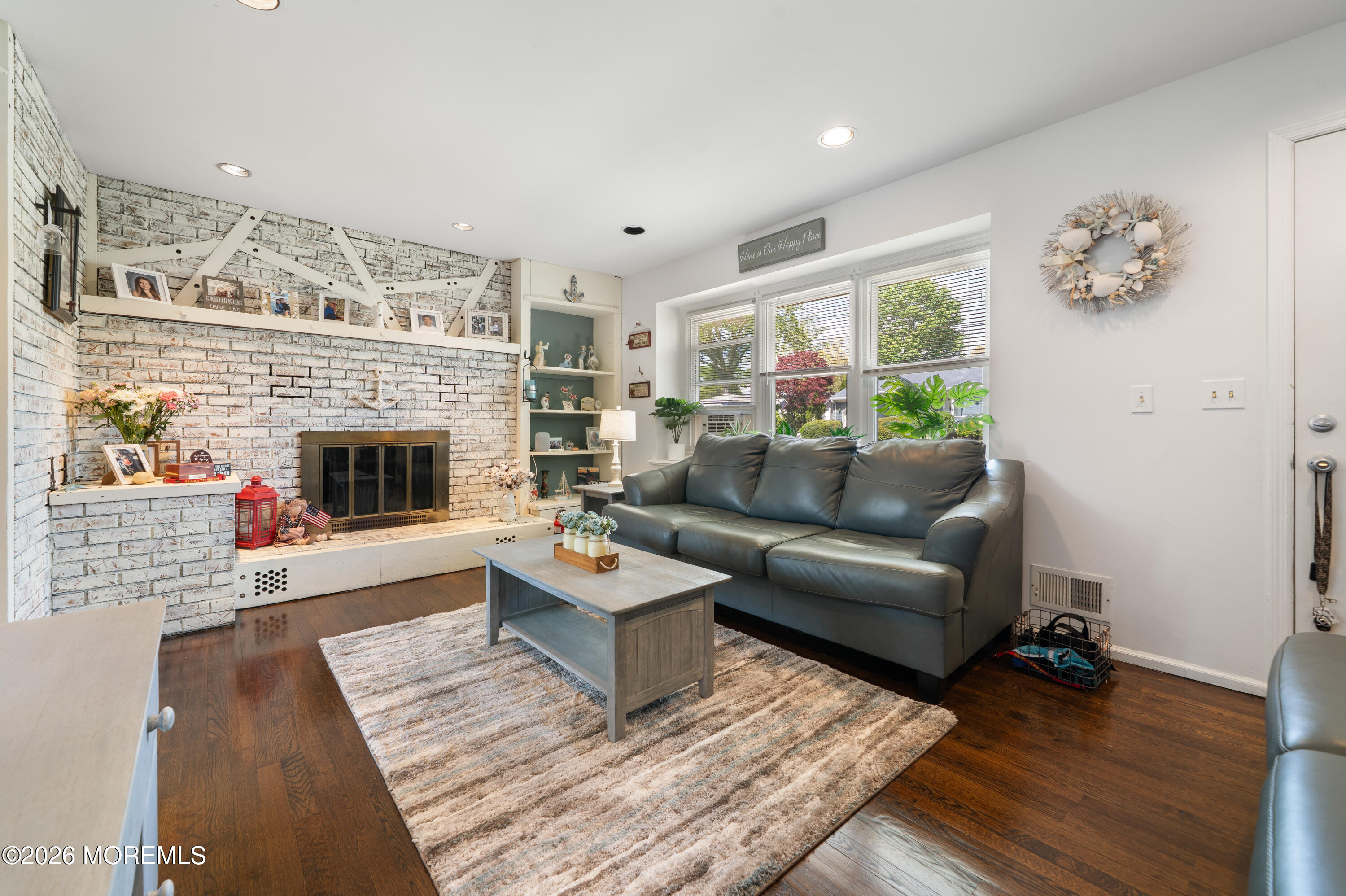 837 Cable Avenue Beachwood NJ 08722