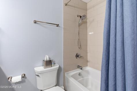 198 Deepdale Drive Middletown NJ 07748