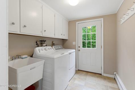 198 Deepdale Drive Middletown NJ 07748