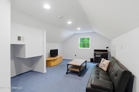 198 Deepdale Drive Middletown NJ 07748