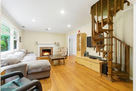 198 Deepdale Drive Middletown NJ 07748