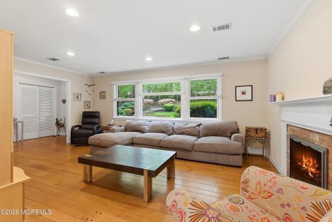 198 Deepdale Drive Middletown NJ 07748