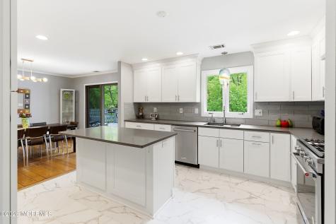 198 Deepdale Drive Middletown NJ 07748