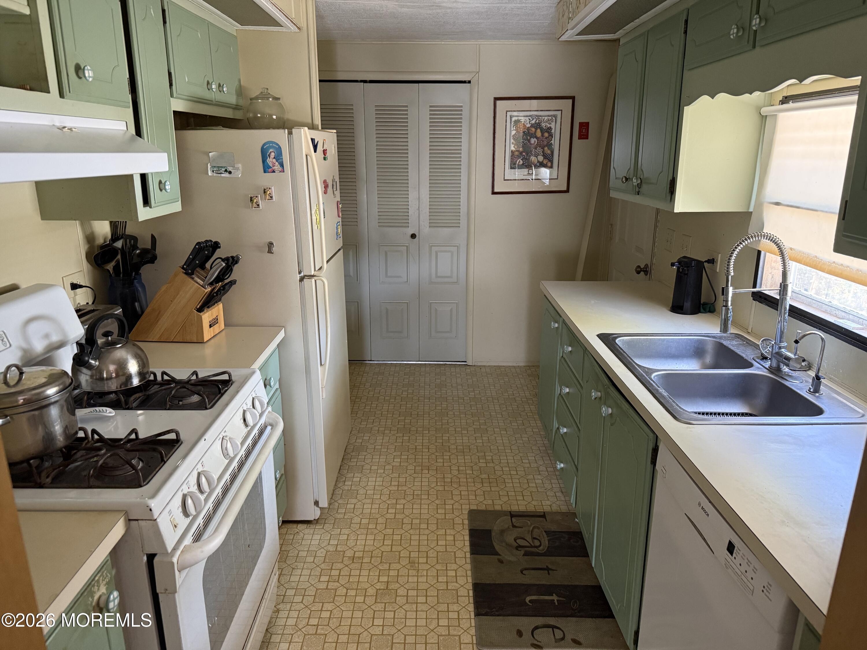 27 Hearth Way Toms River NJ 08755