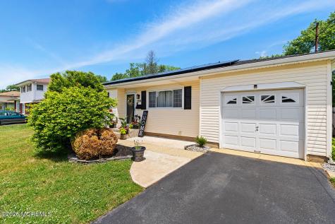 114 Wynnewood Court Freehold NJ 07728