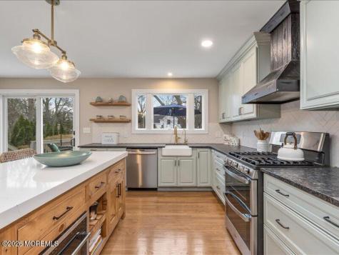 28 Spruce Drive Shrewsbury Boro NJ 07702
