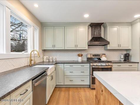 28 Spruce Drive Shrewsbury Boro NJ 07702