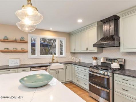 28 Spruce Drive Shrewsbury Boro NJ 07702