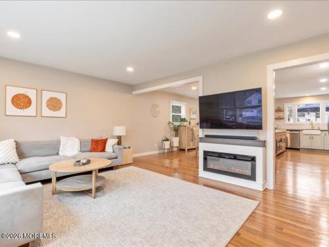 28 Spruce Drive Shrewsbury Boro NJ 07702