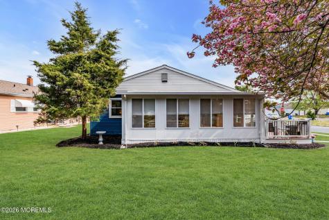 31 Vail Street Toms River NJ 08757