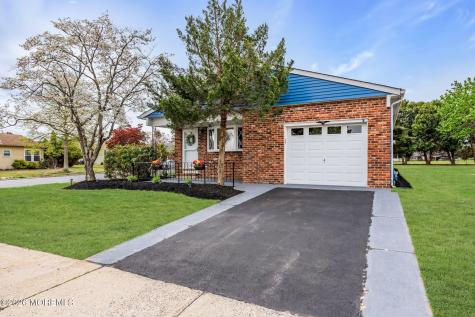 31 Vail Street Toms River NJ 08757