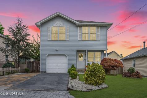 6 Ives Court Monroe NJ 08831