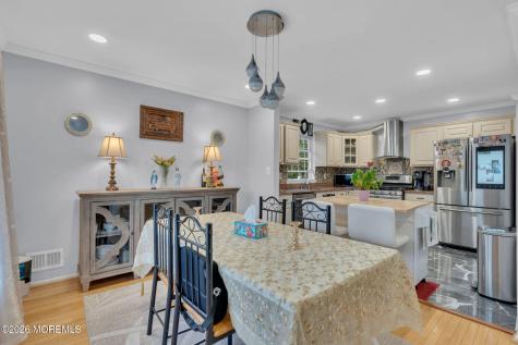 6 Ives Court Monroe NJ 08831