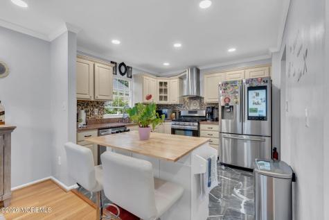 6 Ives Court Monroe NJ 08831