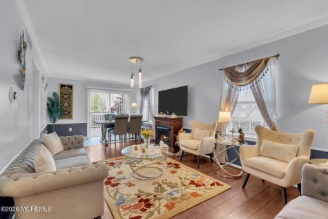 6 Ives Court Monroe NJ 08831