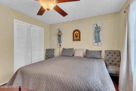 6 Ives Court Monroe NJ 08831