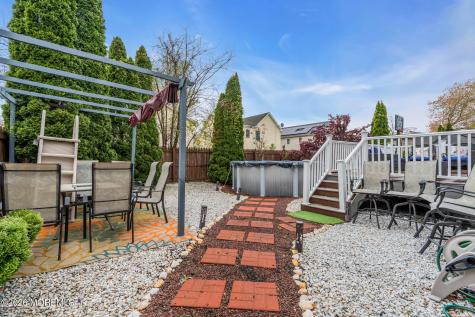 6 Ives Court Monroe NJ 08831