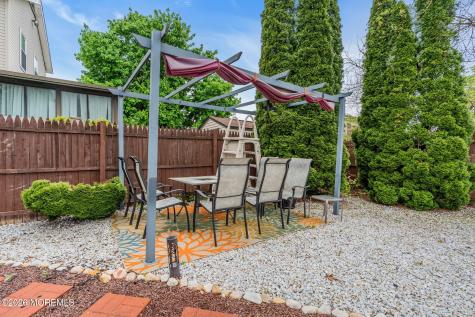 6 Ives Court Monroe NJ 08831