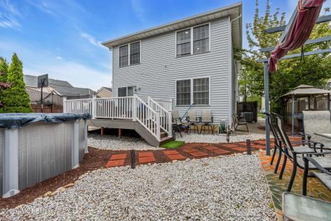 6 Ives Court Monroe NJ 08831