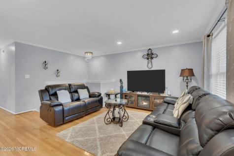 6 Ives Court Monroe NJ 08831