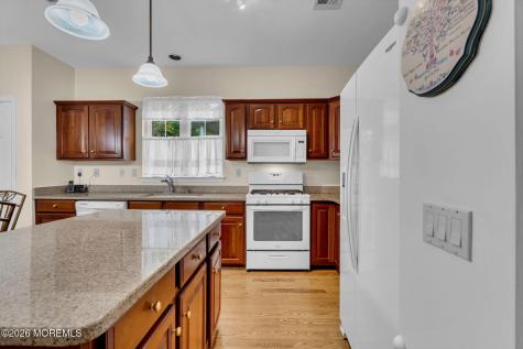 28 Turtle Creek Run Barnegat NJ 08005