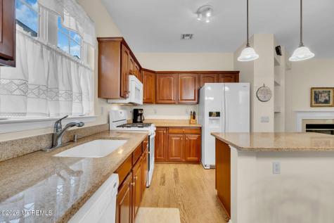 28 Turtle Creek Run Barnegat NJ 08005