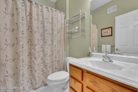28 Turtle Creek Run Barnegat NJ 08005
