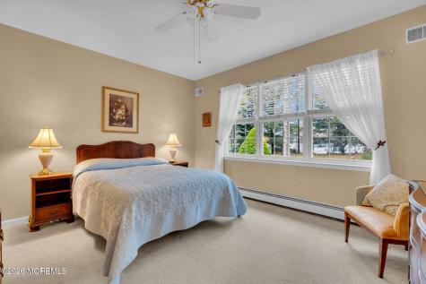 28 Turtle Creek Run Barnegat NJ 08005