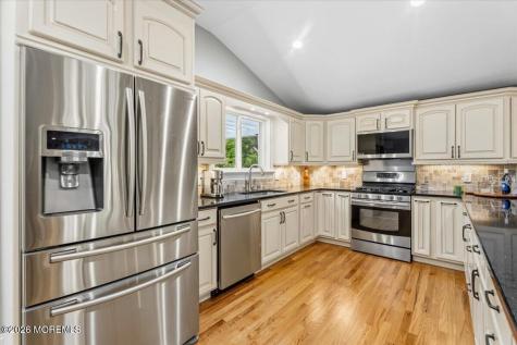 259 Hamiltonian Drive Middletown NJ 07701