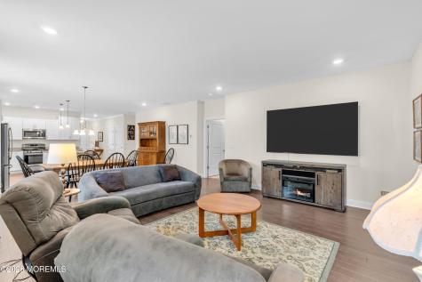 50 Woodside Lane Whiting NJ 08759