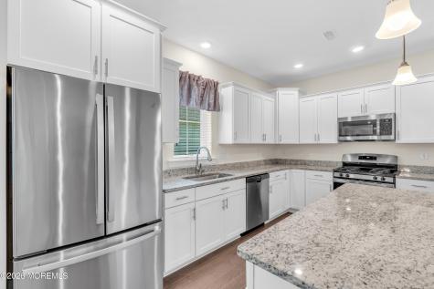 50 Woodside Lane Whiting NJ 08759