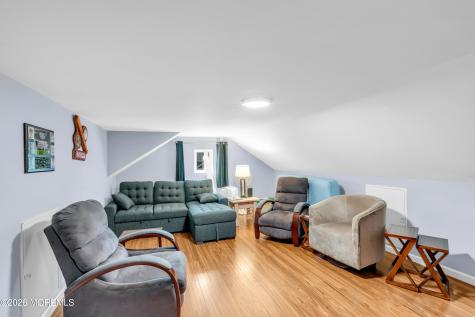 50 Woodside Lane Whiting NJ 08759