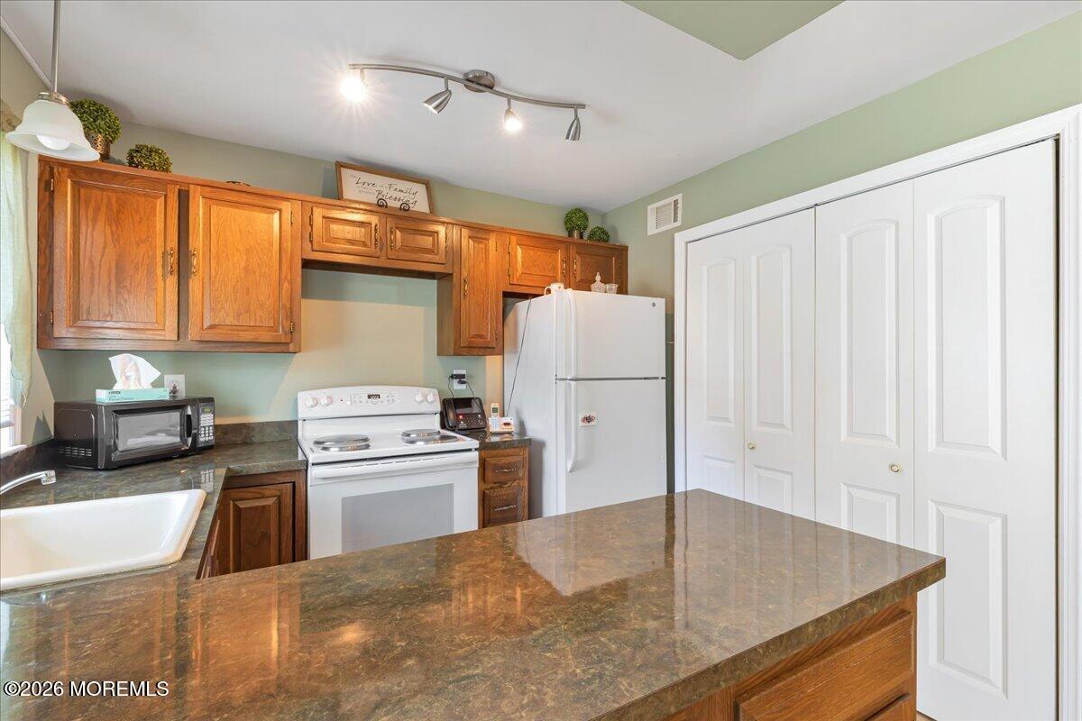585B Kevin Court Manchester NJ 08759