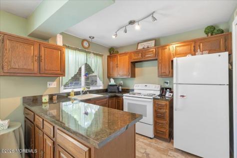 585B Kevin Court Manchester NJ 08759
