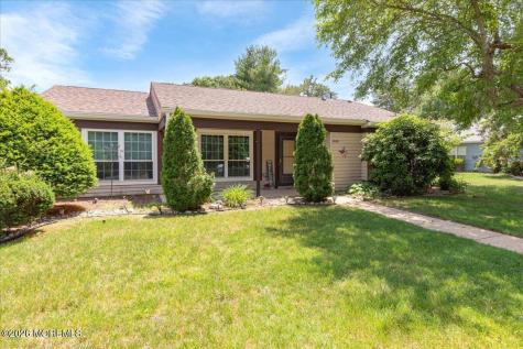 585B Kevin Court Manchester NJ 08759