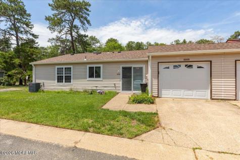 585B Kevin Court Manchester NJ 08759