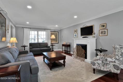 10 Foxwood Run Middletown NJ 07748