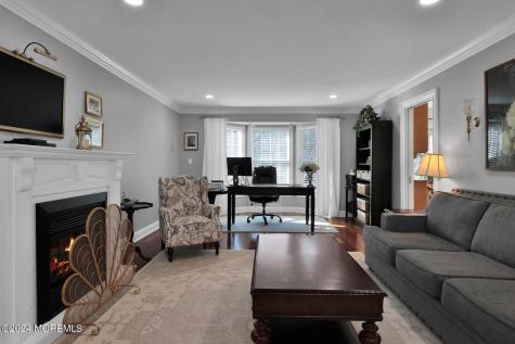 10 Foxwood Run Middletown NJ 07748