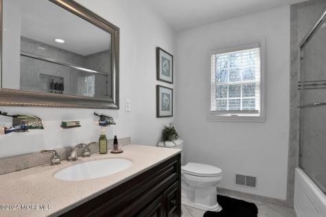 10 Foxwood Run Middletown NJ 07748